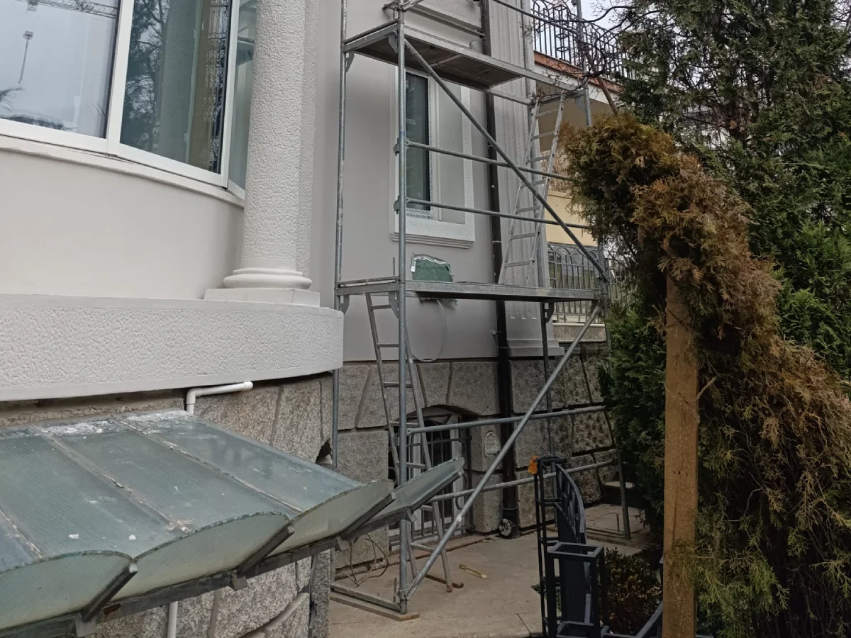 Iznajmljivanje skele Skela Max | Postavljanje ramovske skele na Dedinju