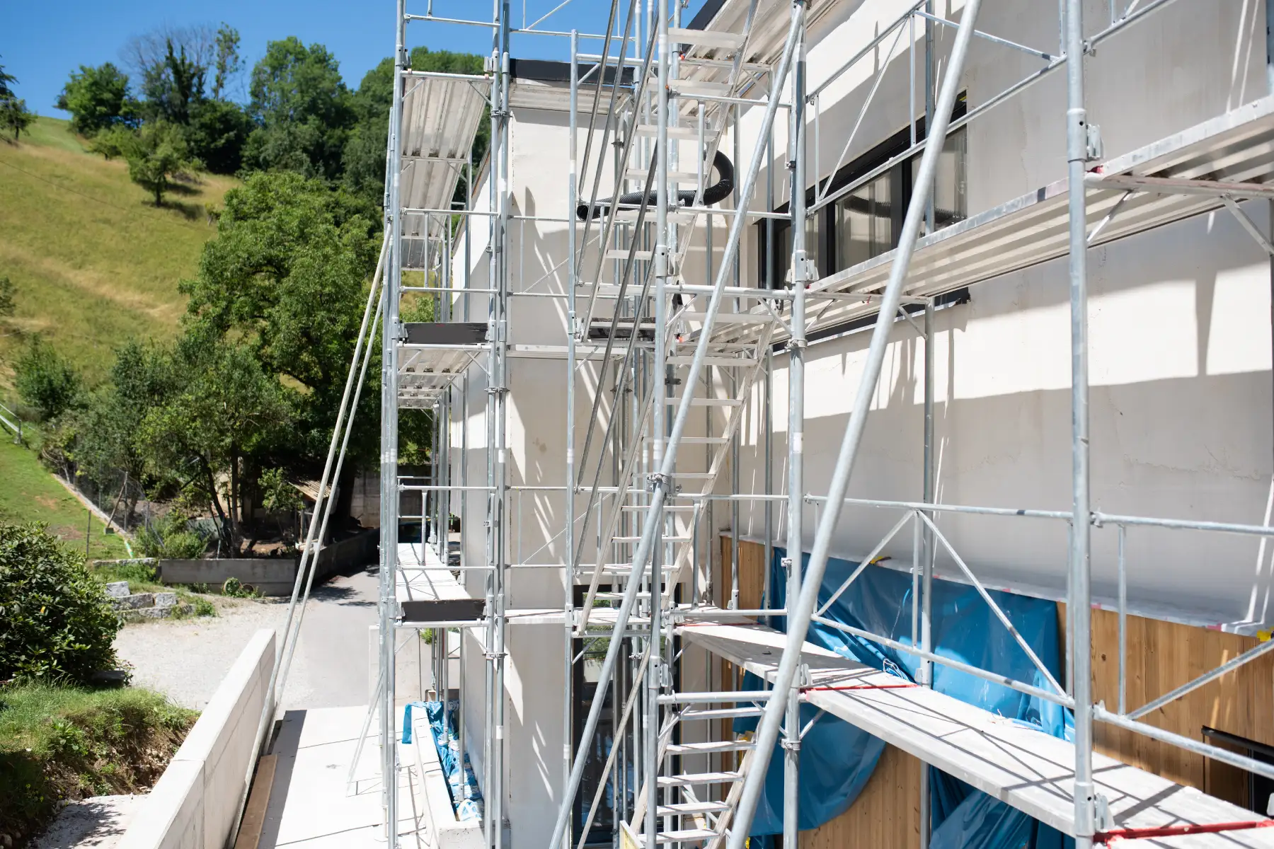 Iznajmljivanje skele Skela Max | Iznajmljivanje fasadne skele